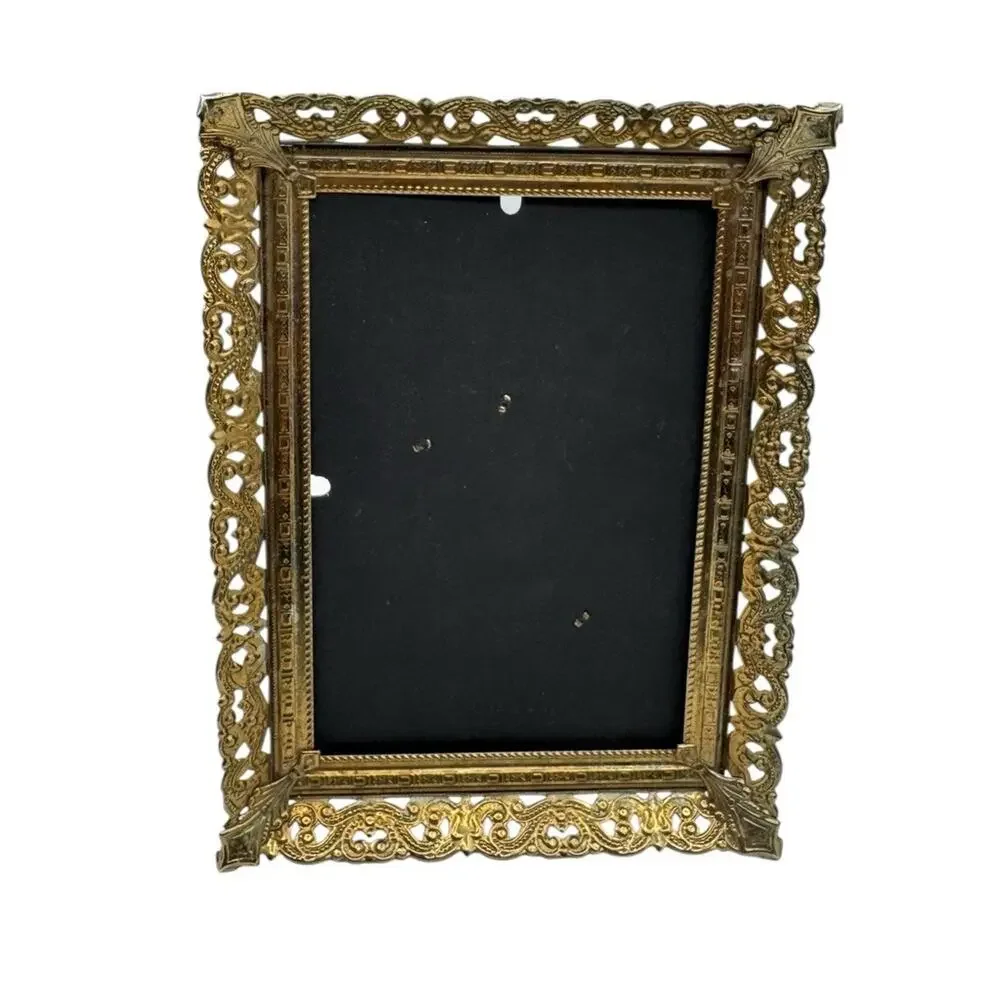 Unbranded vintage gold